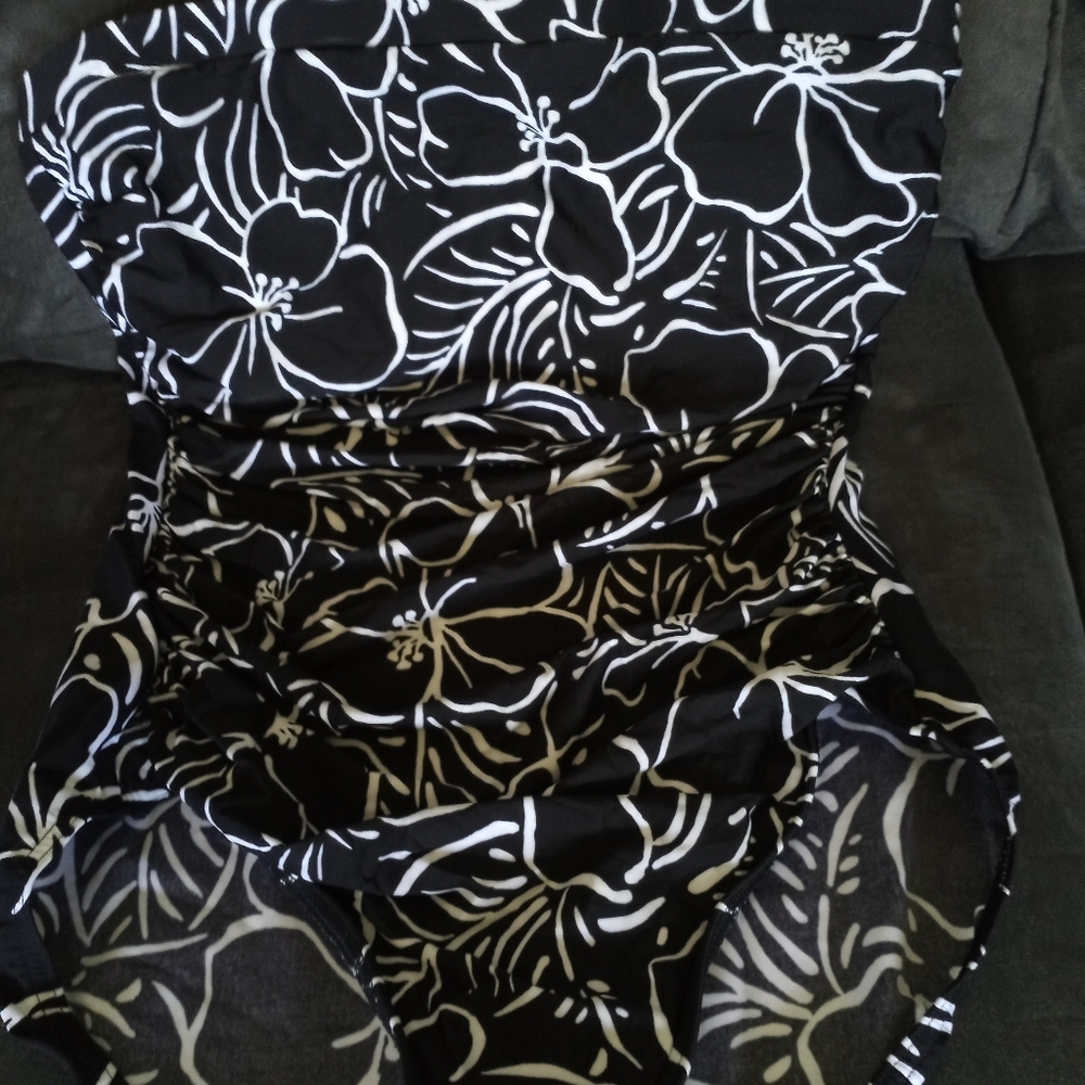 MiracleSuit 1 Piece Strapless w/ Under Wire sz 16